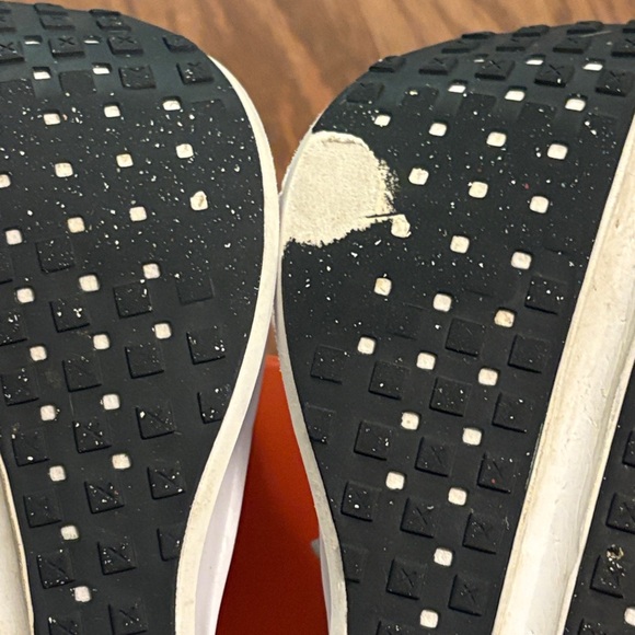 Nike Interact Run White Mesh Sneakers with Black and Yellow Highlights - Picture 4 of 9